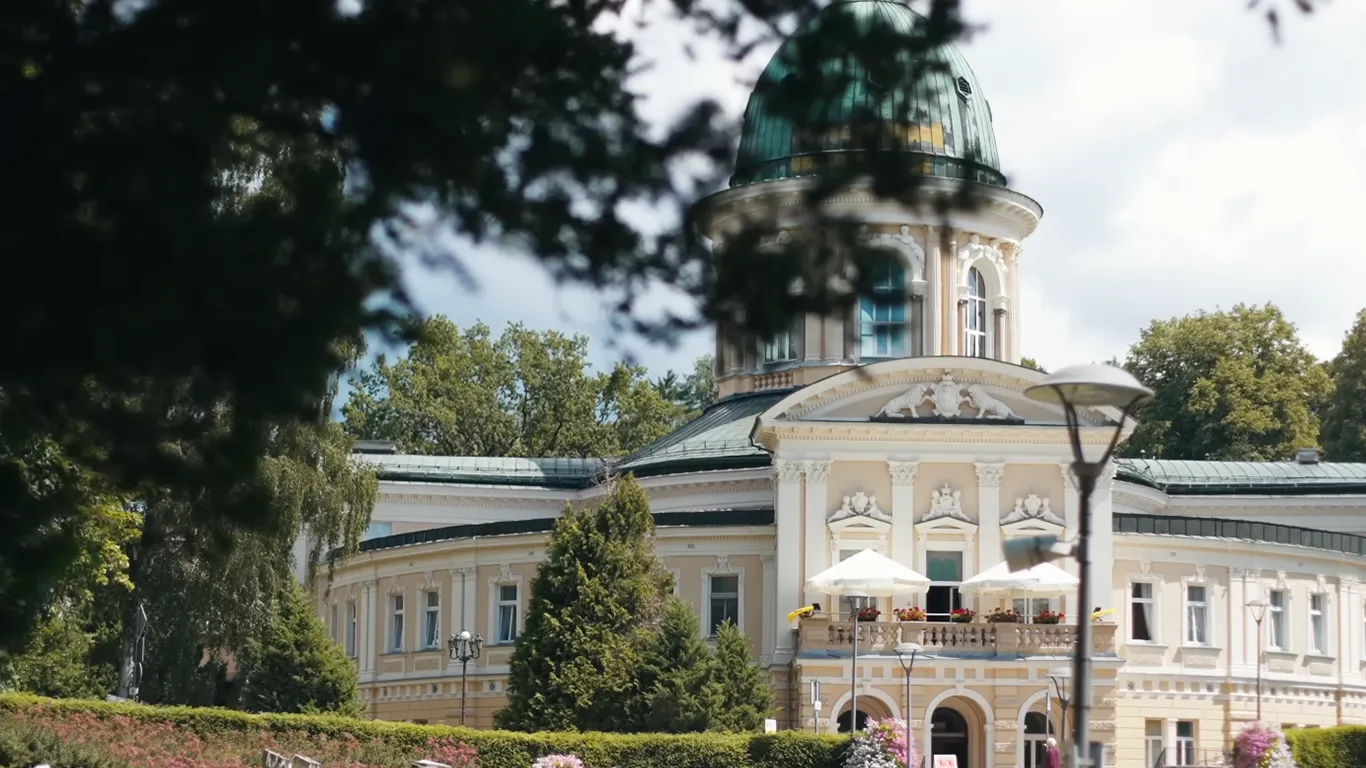 kadr z filmu zdroj wojciech